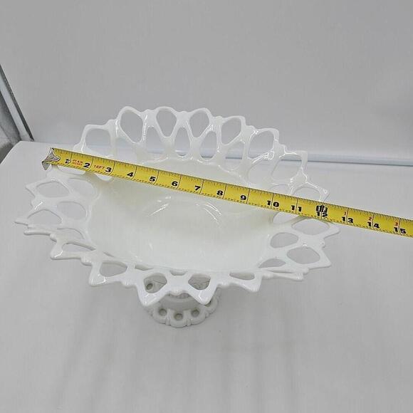 Westmoreland Doric‎ Lattice Milk Elegant Scalloped Pierced Banana Glass Stand - Picture 7 of 16